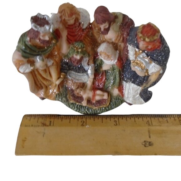 Nativity Scene Resine Glittery Small holy Family and Wise Man Christmas Decor - Picture 7 of 8